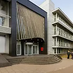 Amazing Apartment In Hounslow
